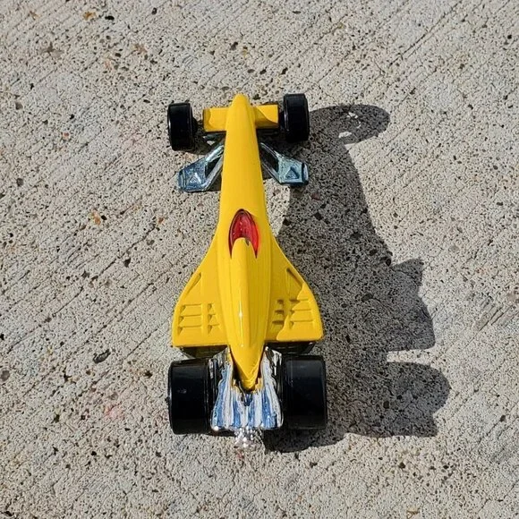 Mattel Hot Wheels Red Line 2009 World Racer Greased Lightnin Yellow, Thailand - Picture 14 of 16